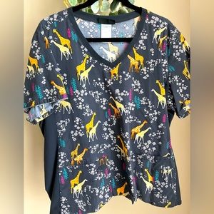 Women’s scrub top size 2x